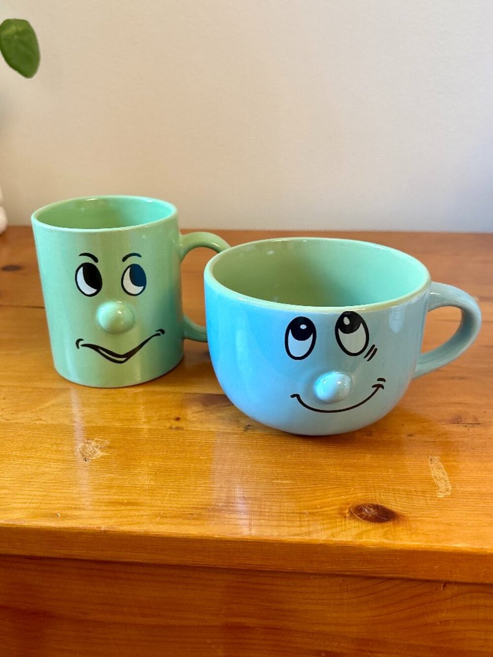 Vintage 3D Smiling Face ARIS/Gryphonware Ceramic Mugs - 1980’s/90’s kitchen deco